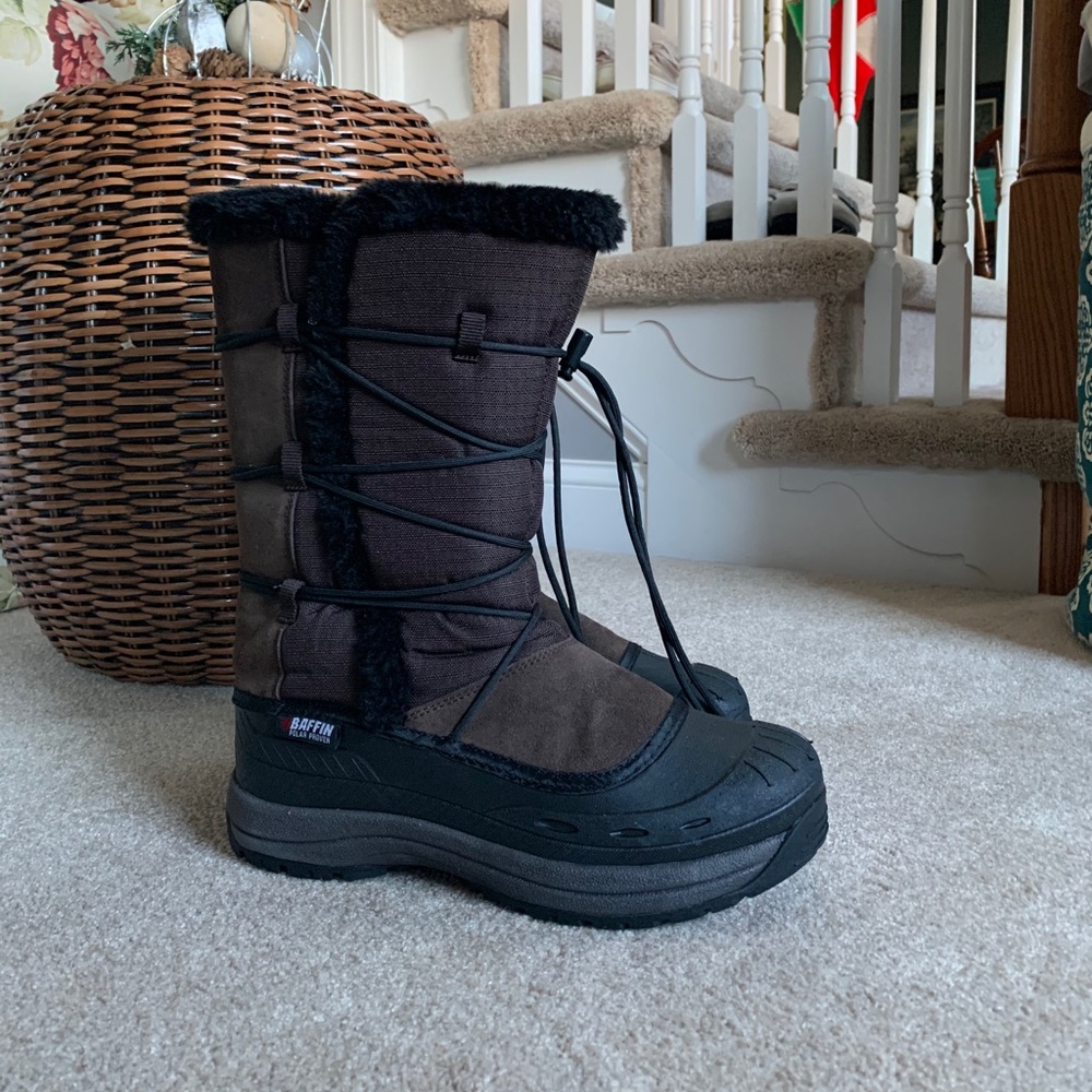 Snow boots